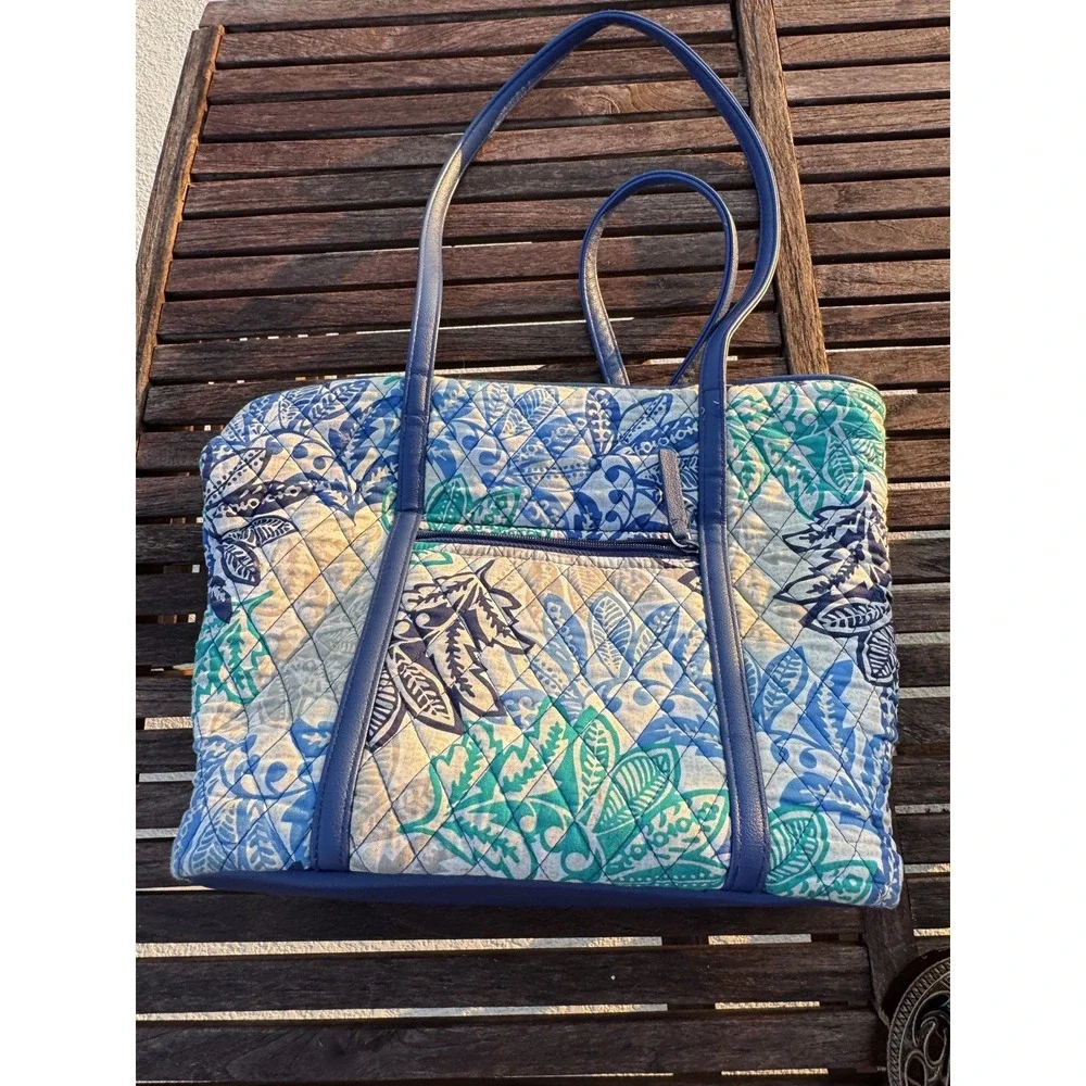 Vera Bradley Quilted Tote Bag Floral Blue Green Tan Large Carryall‎ Travel Beach - Picture 2 of 5
